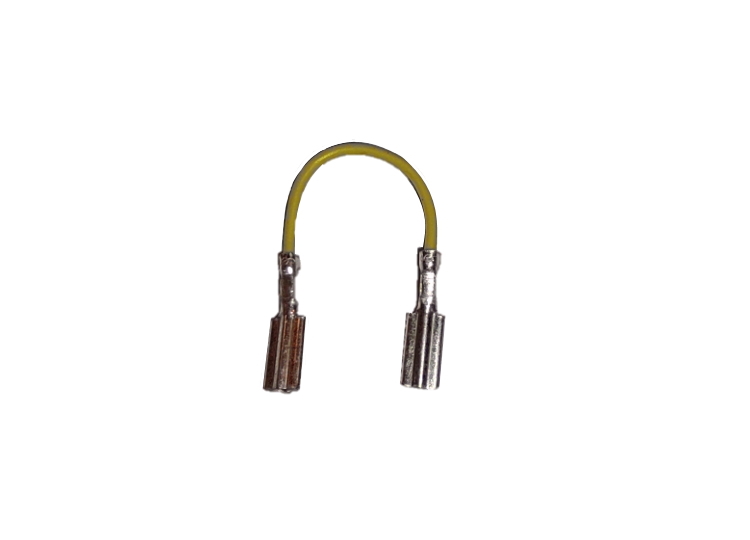 U-förmige Kabelbrücke aus kurzem, flexiblem gelbem Kabel. An beiden Enden fest vercrimpte, glänzende silberfarbene Steckkontakte (Buchsen). Dient dazu, bei elektronischen Steuerungen den Lichtsensor zu deaktivieren.
