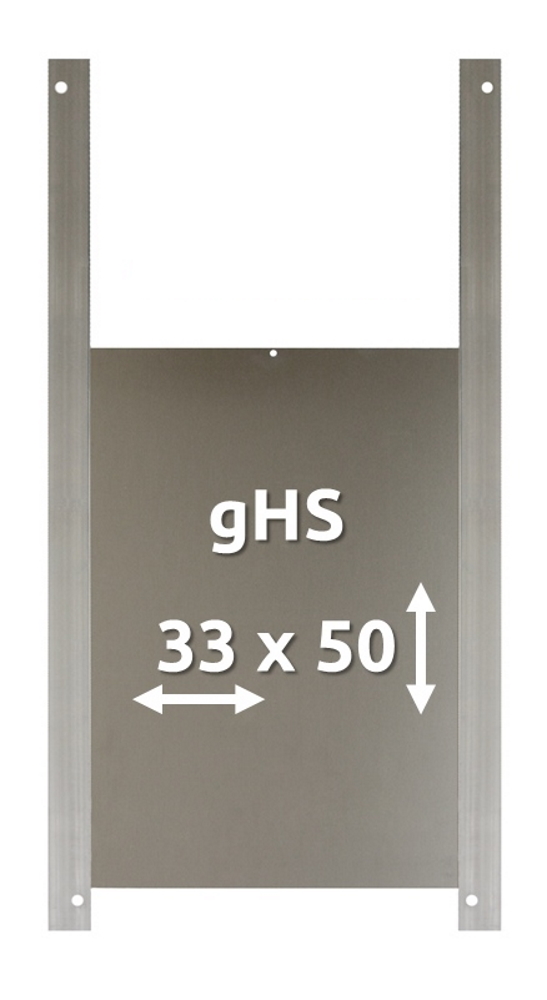 Silberfarbener, rechteckiger Aluminiumschieber für eine Gänseklappe, umgeben von zwei vertikalen Führungsschienen aus Aluminium. Auf dem Schieber: Maße 33 x 50 cm mit Pfeilen (Breite/Höhe) und 'gHS'. Schienen mit vorgebohrten Montagelöchern oben/unten.